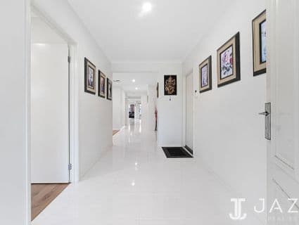 10 Trimotor Road, Point Cook - Thumbnail 2