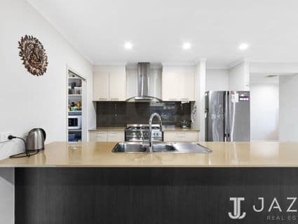 10 Trimotor Road, Point Cook - Thumbnail 4