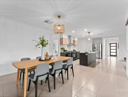 51 Cradle Mountain Drive, Craigieburn - Thumbnail 5
