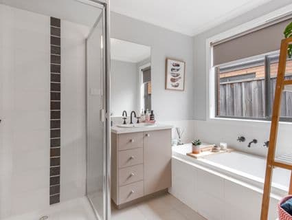 18 Devine Drive, Pakenham - Thumbnail 8