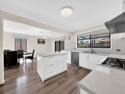 15 Tarcoola Drive, Narre Warren - Thumbnail 2