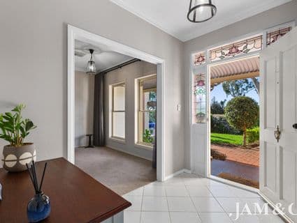 404, Flagstaff Hill - Thumbnail 5