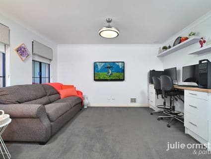 32 East Road, Pearsall - Thumbnail 7