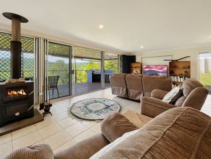 8 Thompson Road, Ross Creek - Thumbnail 2