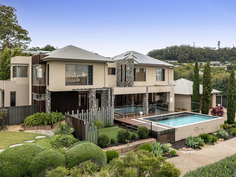 8 St Ives Court, Mount Lofty - Image 1