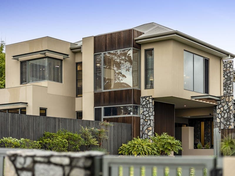 8 St Ives Court, Mount Lofty - Thumbnail 2