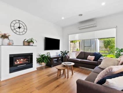 110 Fifth Avenue, Rosebud - Thumbnail 2