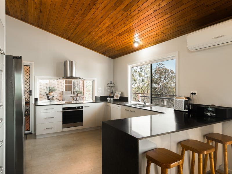 8 Rangeview Road, Blue Mountain Heights - Thumbnail 5