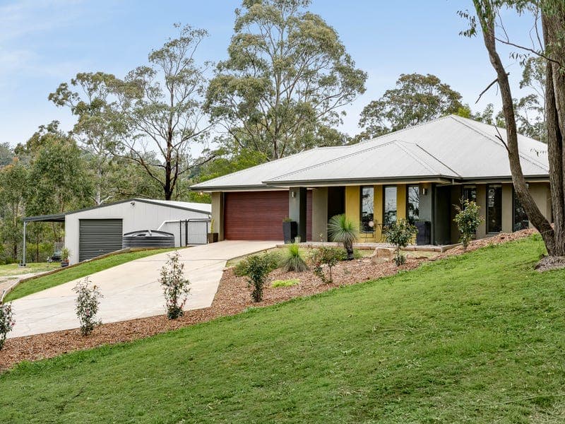 31 Zuccoli Drive, Blue Mountain Heights - Image 1