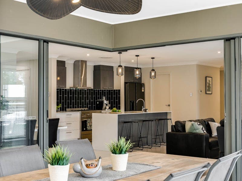 31 Zuccoli Drive, Blue Mountain Heights - Thumbnail 6