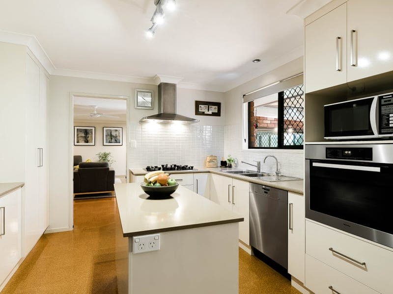 10 Blue Meadow Court, Blue Mountain Heights - Thumbnail 4