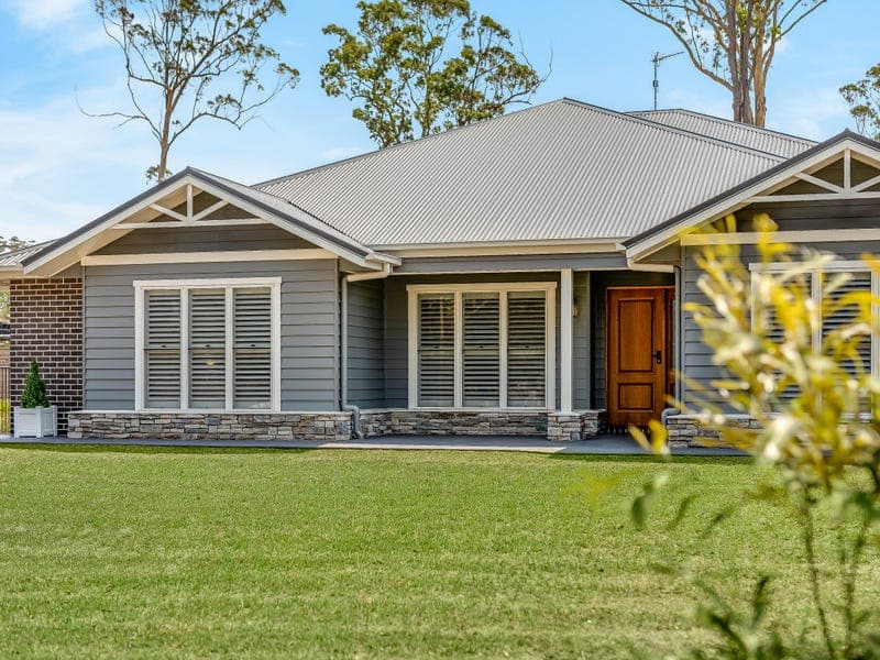 33 Reis Road East, Highfields - Image 1