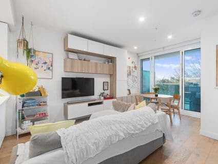 M206/188 Macaulay Road, North Melbourne - Thumbnail 2