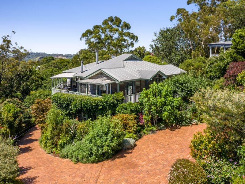 13 Rangeview Road, Blue Mountain Heights - Image 1