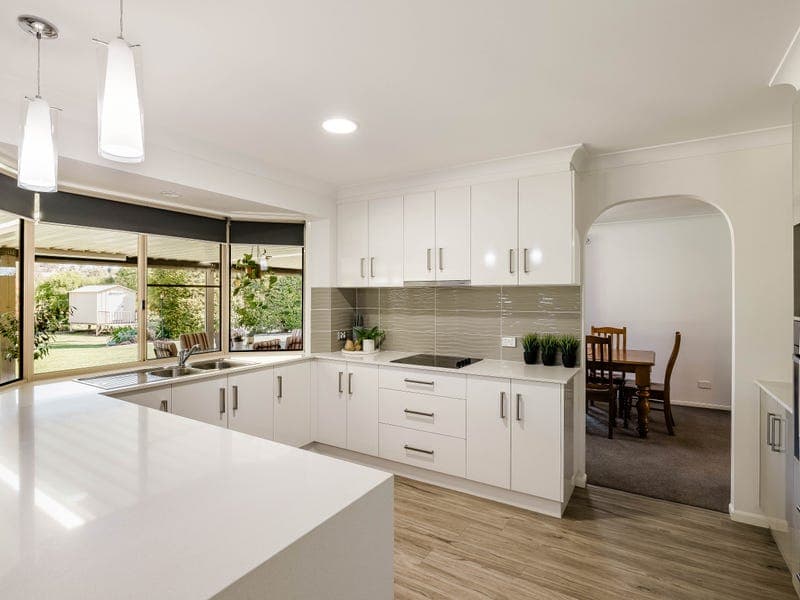 1 Katim Court, Cotswold Hills - Thumbnail 4