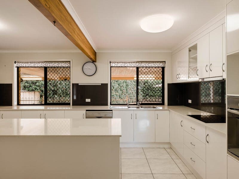 16 Lotus Crescent, Centenary Heights - Thumbnail 4