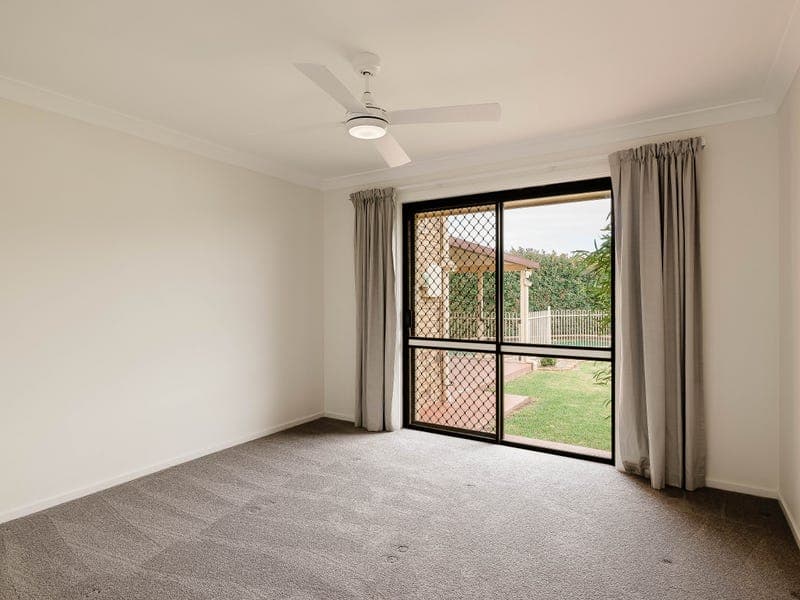 16 Lotus Crescent, Centenary Heights - Thumbnail 7