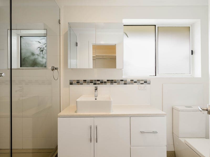 16 Lotus Crescent, Centenary Heights - Thumbnail 8