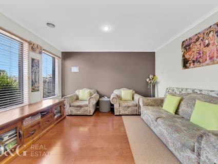 24 Drovers Retreat, Narre Warren South - Thumbnail 2