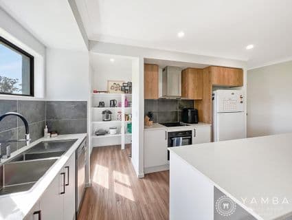 9 Water Lilly Court, Pie Creek - Thumbnail 3