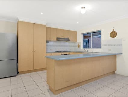 70 Kennedy Parade, Roxburgh Park - Thumbnail 4