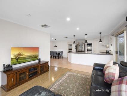 1 Lennon Court, Narre Warren South - Thumbnail 4