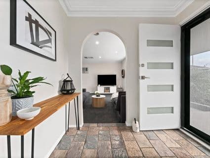 14 Falmouth Court, Craigieburn - Thumbnail 2