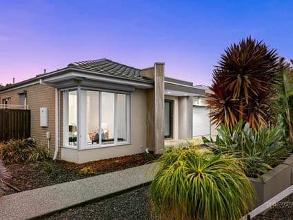 7 Newmarket Parade, Mickleham - Image 1