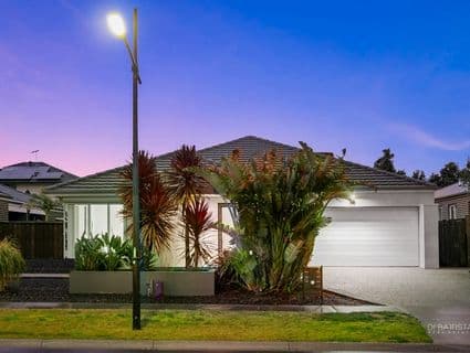7 Newmarket Parade, Mickleham - Thumbnail 2