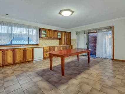 9 Surrey Street, Hadfield - Thumbnail 7