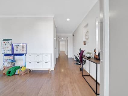 2 Yass Court, Manor Lakes - Thumbnail 2