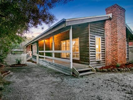 27 Leawarra Parade, Frankston - Image 1