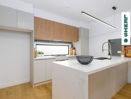 10/212 Bell Street, Coburg - Thumbnail 2