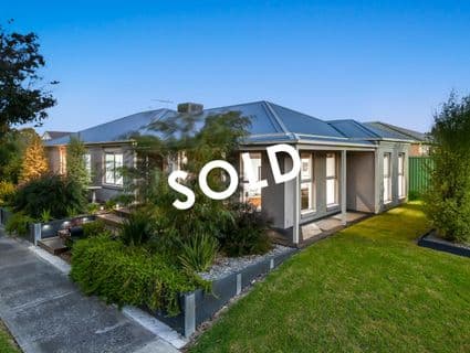 5 Greenock Crescent, Cranbourne East - Image 1