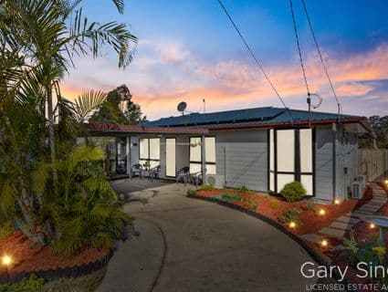 18 Strathallen Drive, Boronia Heights - Image 1