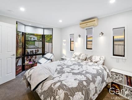 18 Strathallen Drive, Boronia Heights - Thumbnail 4