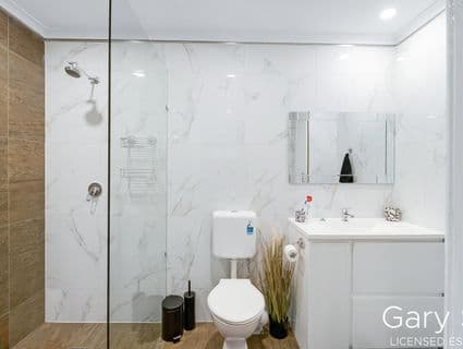 18 Strathallen Drive, Boronia Heights - Thumbnail 5