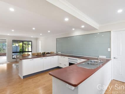 18 Strathallen Drive, Boronia Heights - Thumbnail 8