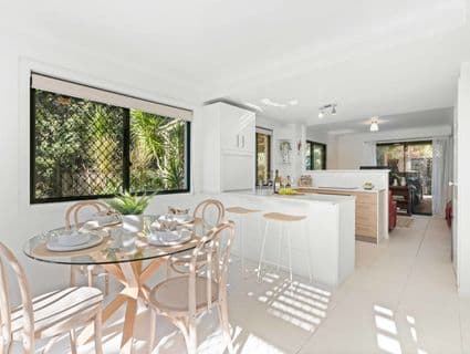 404, Mount Coolum - Thumbnail 2