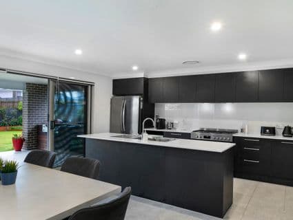 404, Forresters Beach - Thumbnail 3