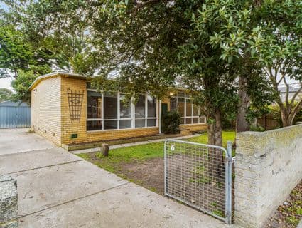 6 Galway Street, Seaford - Image 1