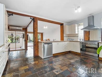 32 Glenalva Parade, Cannons Creek - Thumbnail 6