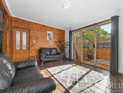 32 Glenalva Parade, Cannons Creek - Thumbnail 7