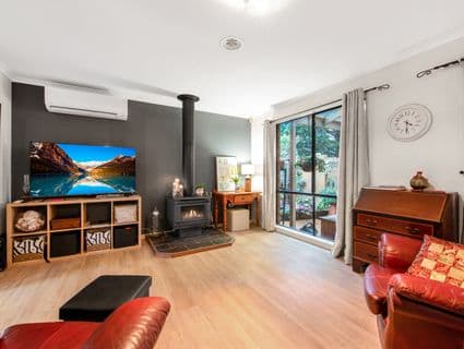 18 Benor Court, Pakenham - Thumbnail 2