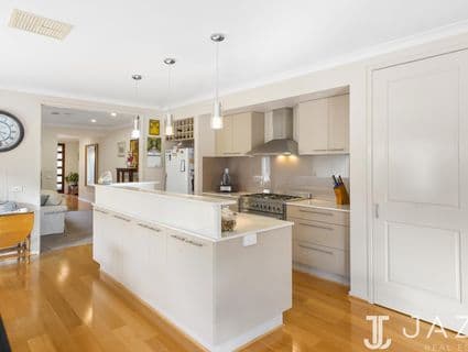 34 McWilliams Crescent, Point Cook - Thumbnail 4