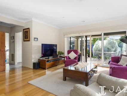34 McWilliams Crescent, Point Cook - Thumbnail 8