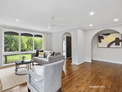 14 Belinda Close, Kilsyth - Thumbnail 2