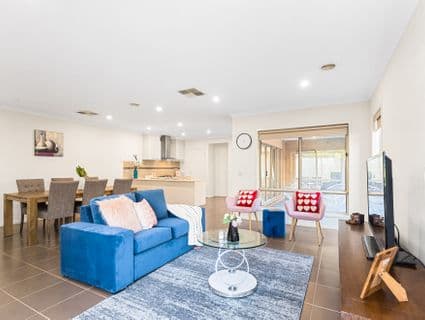9 Toolibin Street, Manor Lakes - Thumbnail 4