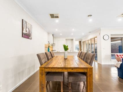 9 Toolibin Street, Manor Lakes - Thumbnail 6