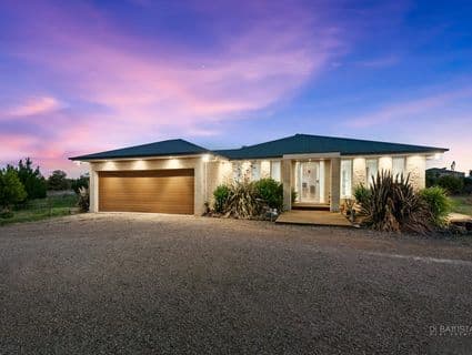 4 Rangeview Close, Mickleham - Image 1